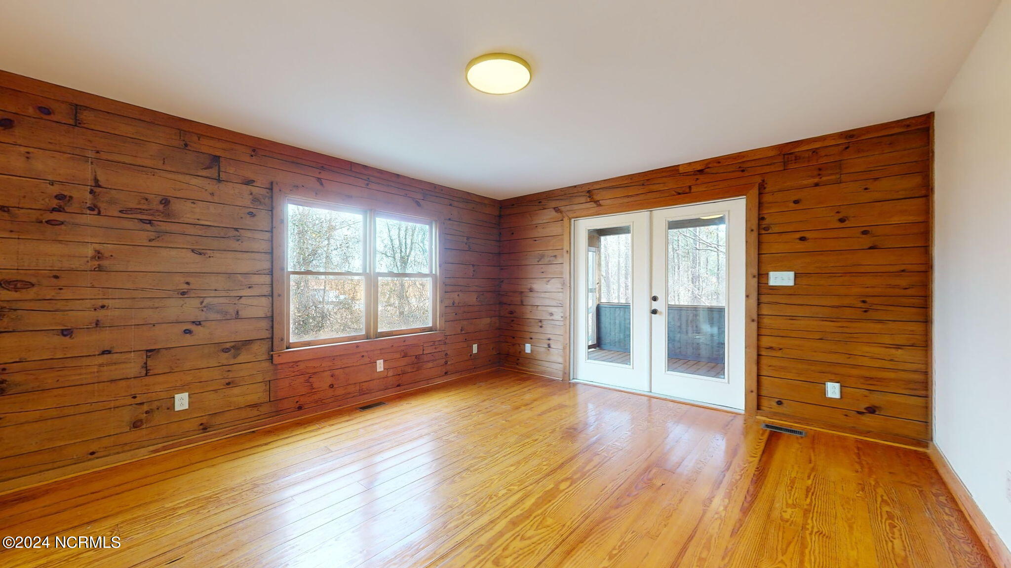 300 Creekside Drive Washington, NC 27889 - Photo 21 of 53 21-web-or-mls-300-Creekside-Dr-Washingto