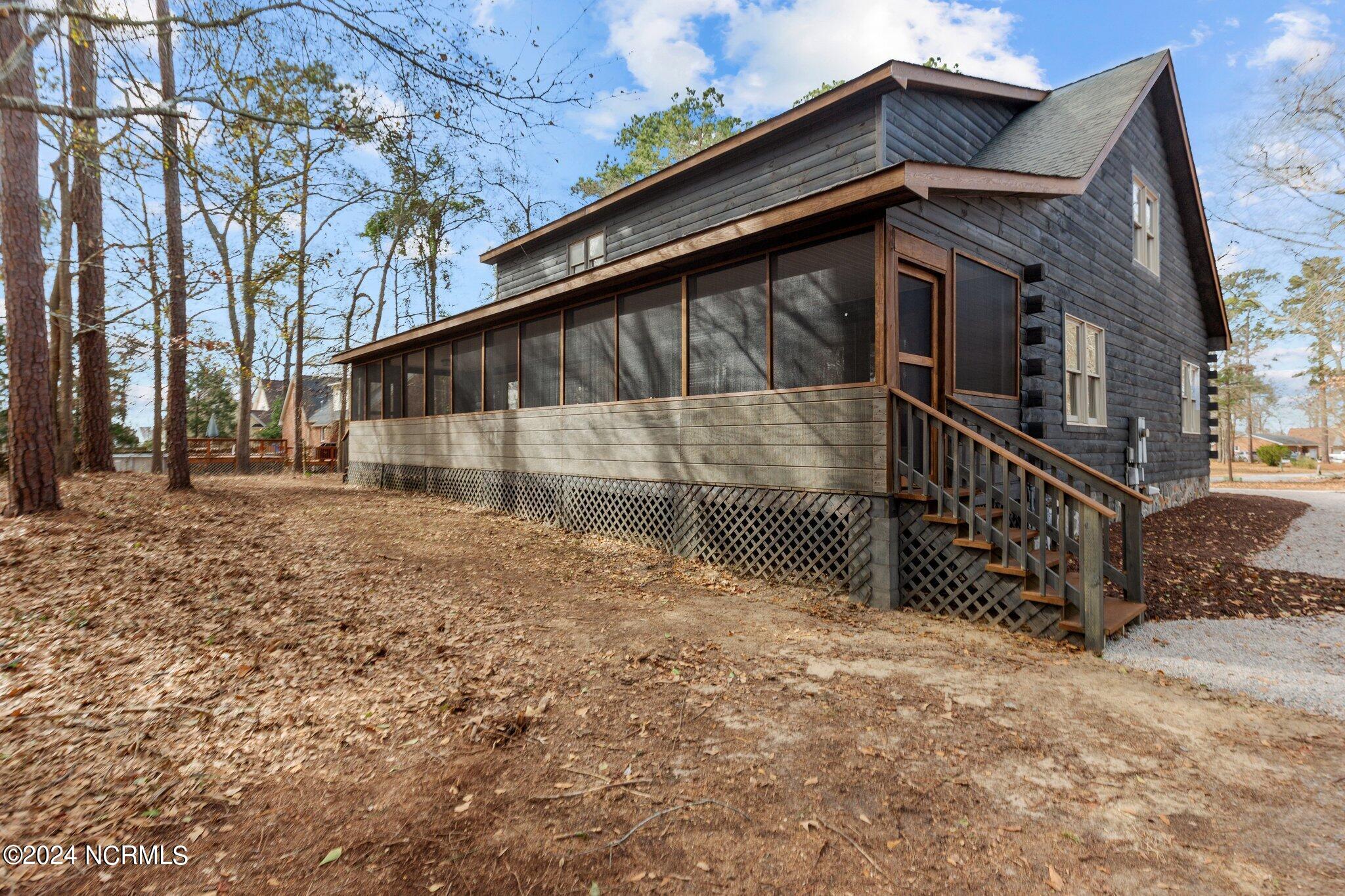 300 Creekside Drive Washington, NC 27889 - Photo 41 of 53 41-web-or-mls-_S0A0571