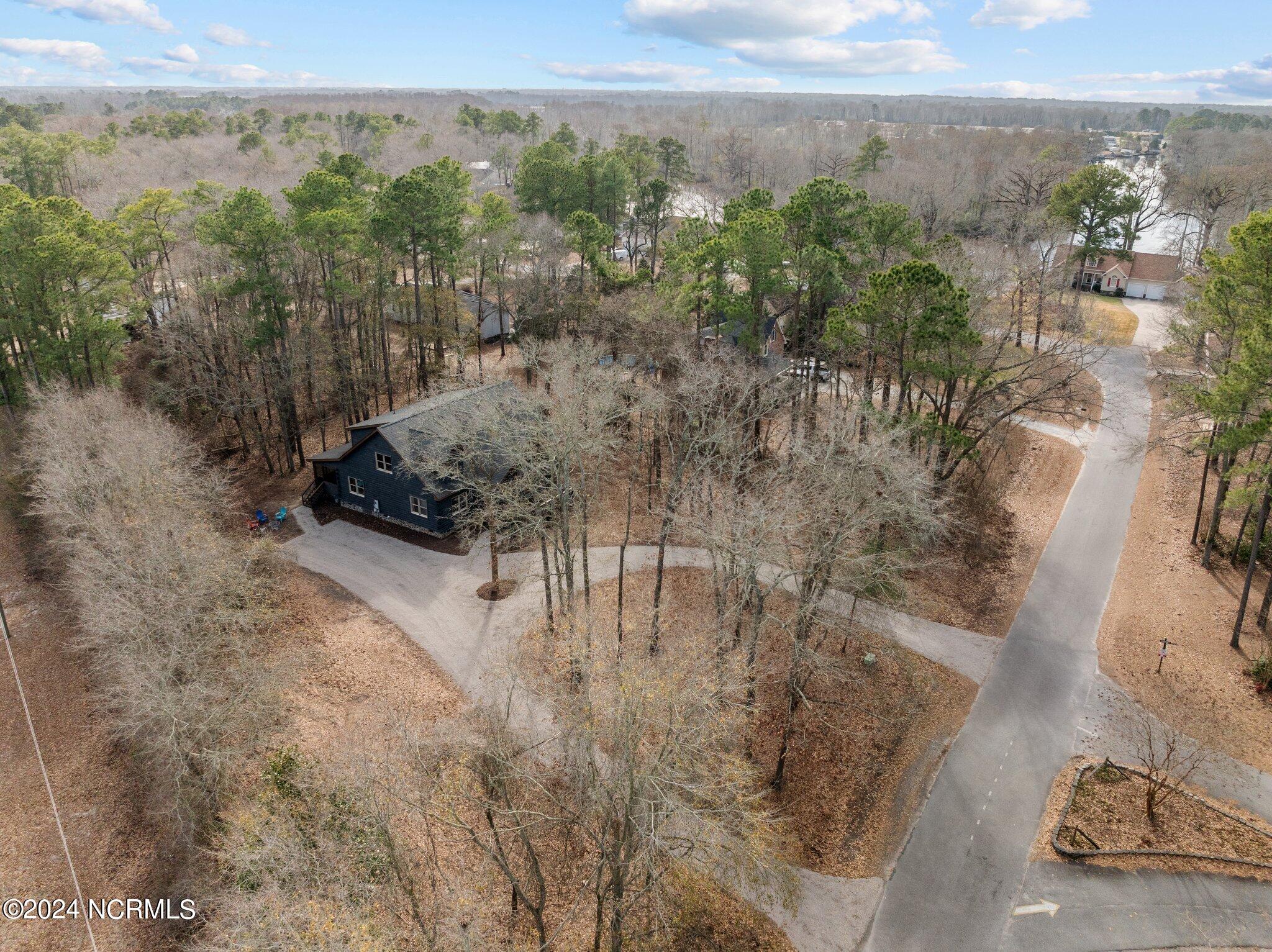300 Creekside Drive Washington, NC 27889 - Photo 43 of 53 43-web-or-mls-DJI_0568