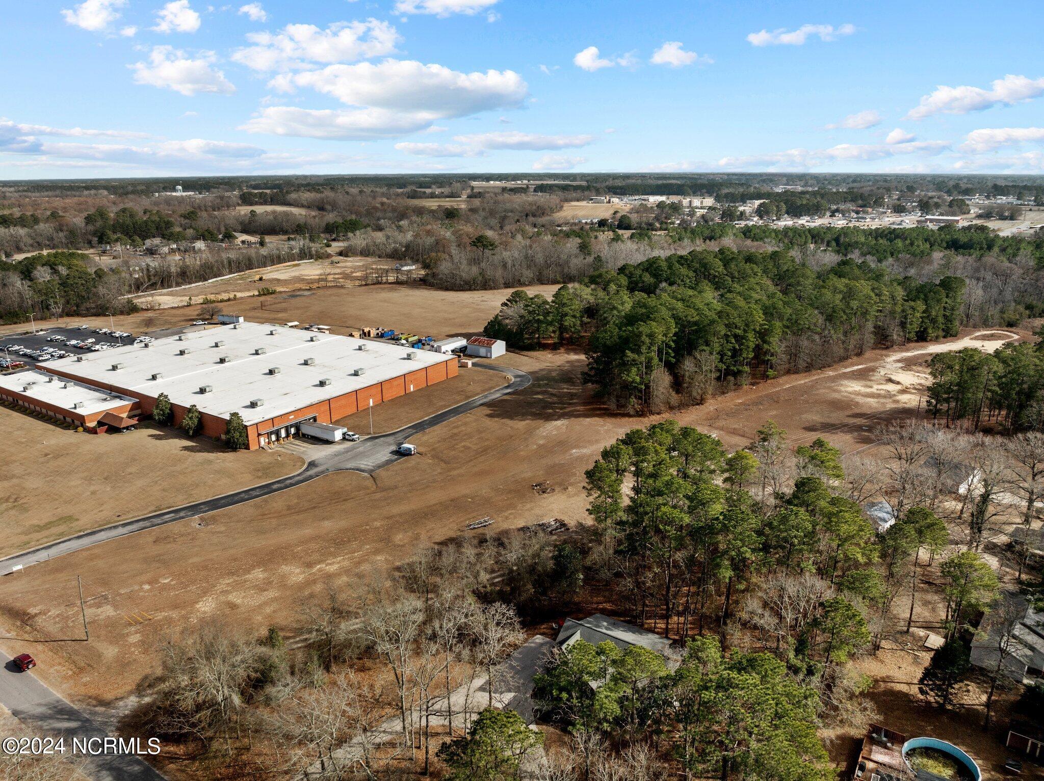 300 Creekside Drive Washington, NC 27889 - Photo 49 of 53 49-web-or-mls-DJI_0574