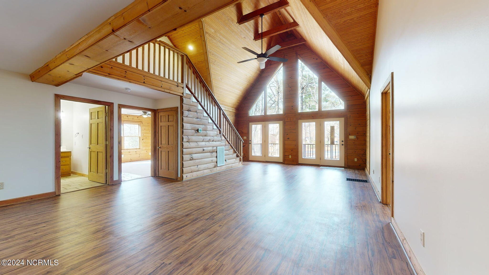 300 Creekside Drive Washington, NC 27889 - Photo 6 of 53 6-web-or-mls-300-Creekside-Dr-Washington