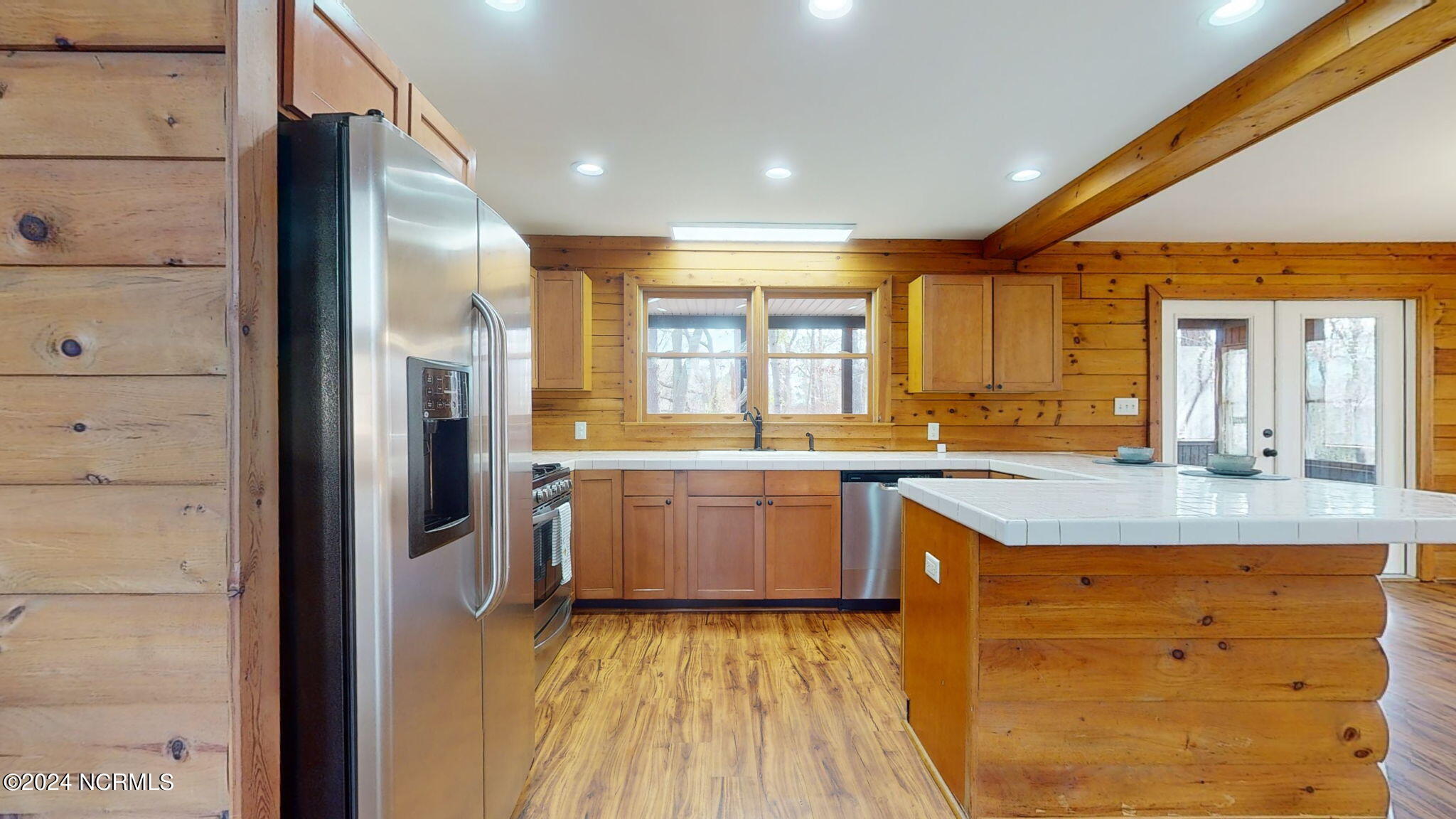 300 Creekside Drive Washington, NC 27889 - Photo 8 of 53 8-web-or-mls-300-Creekside-Dr-Washington