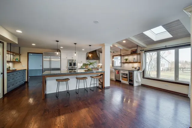 $1,225,000 | 42W420 Campton Hills Road, Elburn, IL 60119