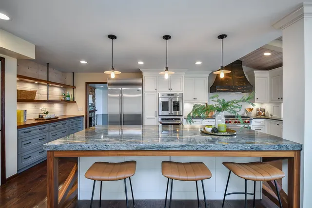 $1,225,000 | 42W420 Campton Hills Road, Elburn, IL 60119