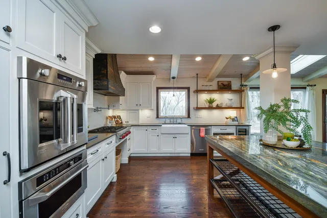 $1,225,000 | 42W420 Campton Hills Road, Elburn, IL 60119