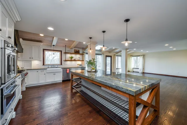 $1,225,000 | 42W420 Campton Hills Road, Elburn, IL 60119