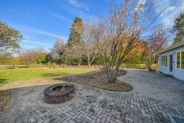 $1,225,000 | 42W420 Campton Hills Road, Elburn, IL 60119