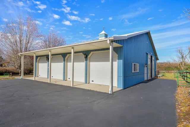 $1,225,000 | 42W420 Campton Hills Road, Elburn, IL 60119