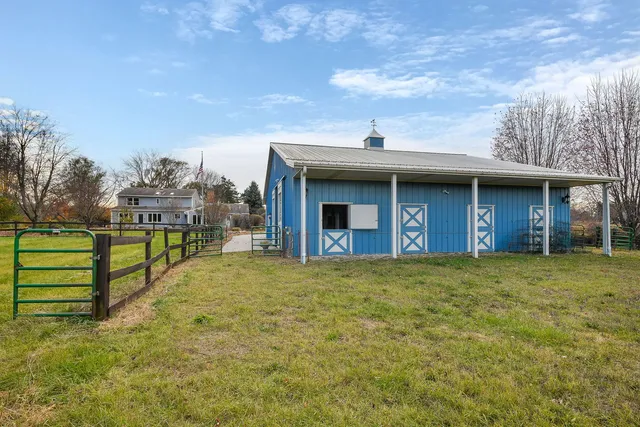 $1,225,000 | 42W420 Campton Hills Road, Elburn, IL 60119