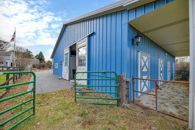 $1,225,000 | 42W420 Campton Hills Road, Elburn, IL 60119