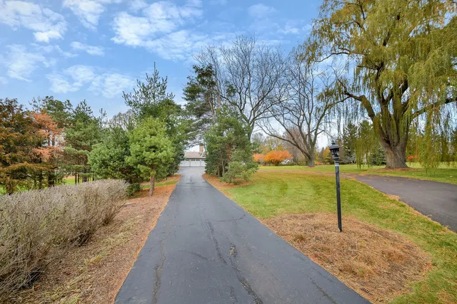 $1,225,000 | 42W420 Campton Hills Road, Elburn, IL 60119