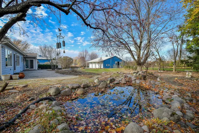 $1,225,000 | 42W420 Campton Hills Road, Elburn, IL 60119