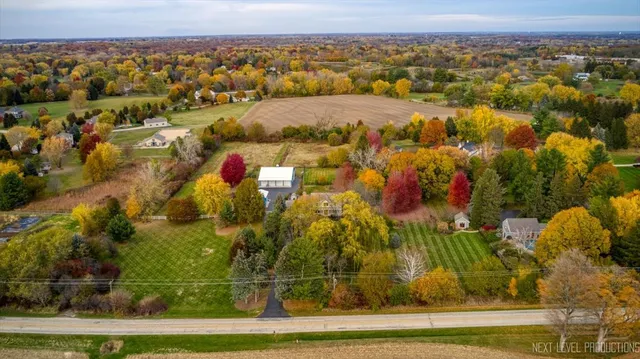 $1,225,000 | 42W420 Campton Hills Road, Elburn, IL 60119