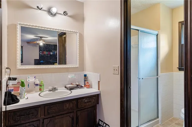 $380,000 | 10315 Northwest Mirror Lake Drive, Parkville, MO 64152