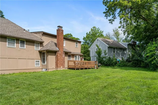 $380,000 | 10315 Northwest Mirror Lake Drive, Parkville, MO 64152
