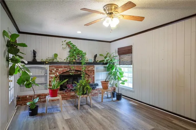 $380,000 | 10315 Northwest Mirror Lake Drive, Parkville, MO 64152