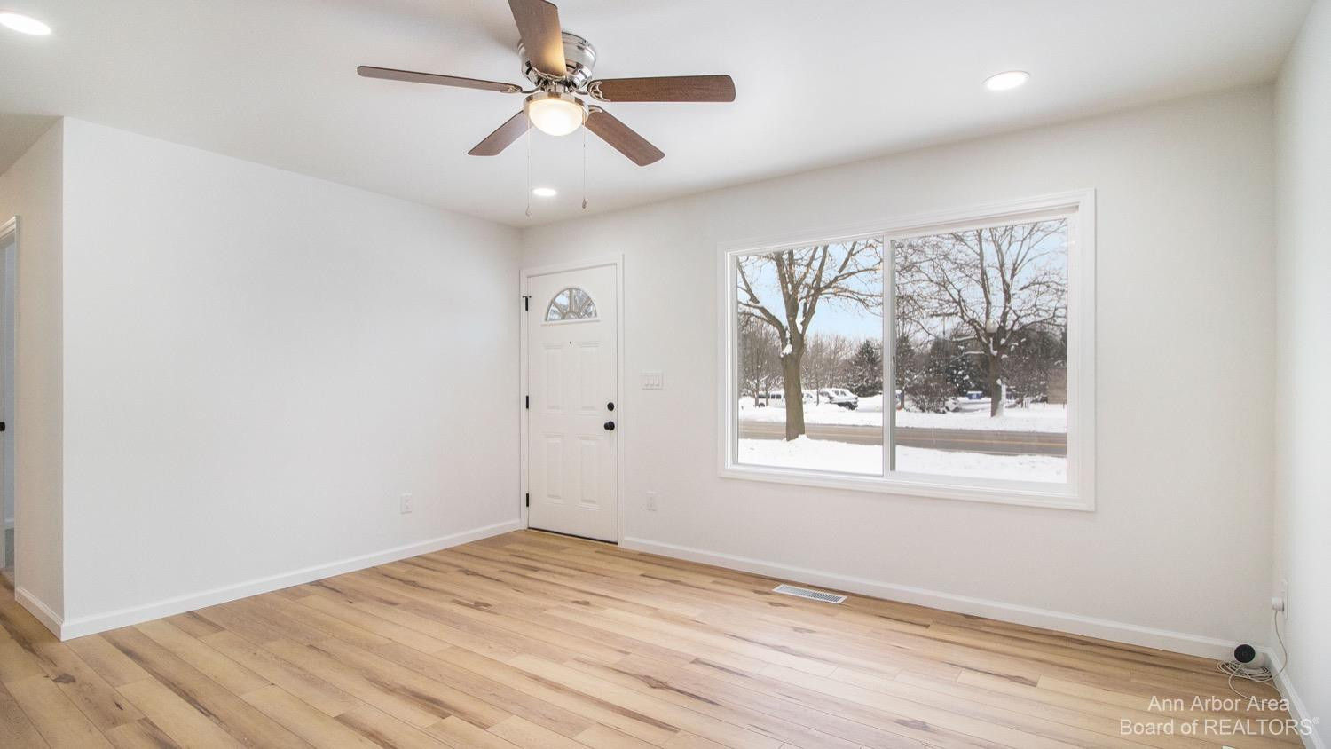 1062 North Maple Road Ann Arbor, MI 48103 - Photo 9 of 35 Photo 9