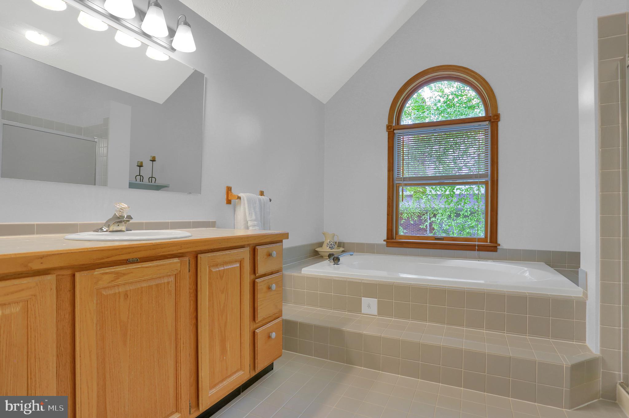 116 Abbey Road New Freedom, PA 17349 - Photo 24 of 35 Luxurious master bath with over sized garden tub