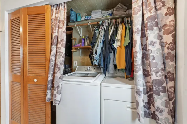 $174,900 | 5785 South 550 East, Wolcottville, IN 46795