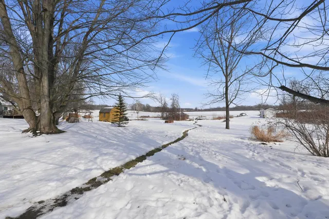 $174,900 | 5785 South 550 East, Wolcottville, IN 46795