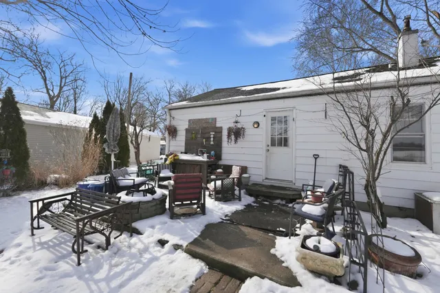 $174,900 | 5785 South 550 East, Wolcottville, IN 46795