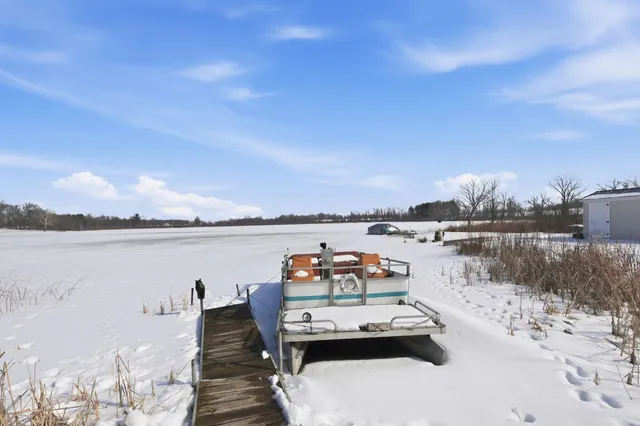 $174,900 | 5785 South 550 East, Wolcottville, IN 46795