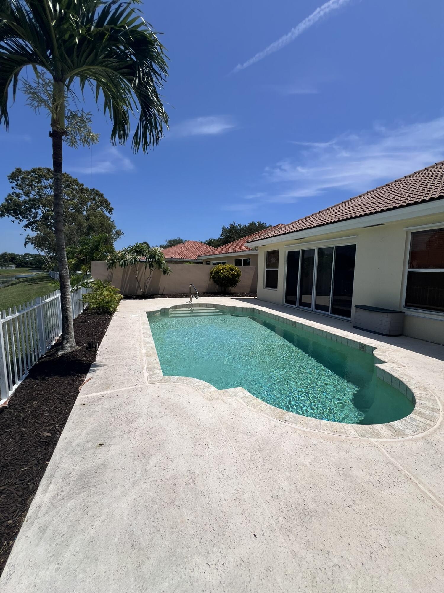 244 Hampton Place Jupiter, FL 33458 - Photo 30 of 31 Pool Area