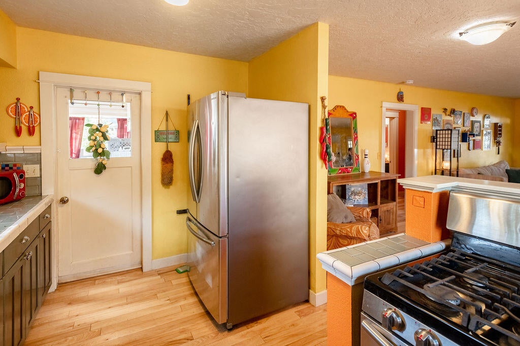 137 Southwest 10th Street Redmond, OR 97756 - Photo 8 of 42 DSC_4182