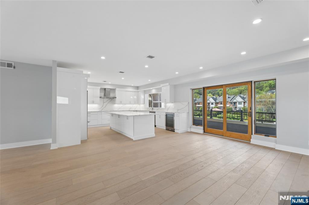 1225 River Road, Unit 4D Edgewater, NJ 07020 - Photo 18 of 47
