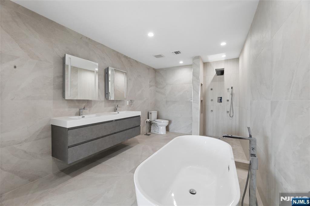 1225 River Road, Unit 4D Edgewater, NJ 07020 - Photo 25 of 47