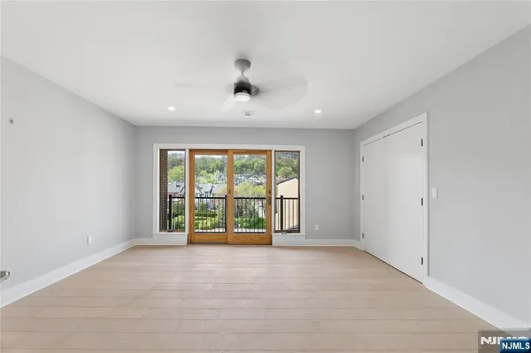 $9,450 | 1225 River Road, Unit 4D, Edgewater, NJ 07020