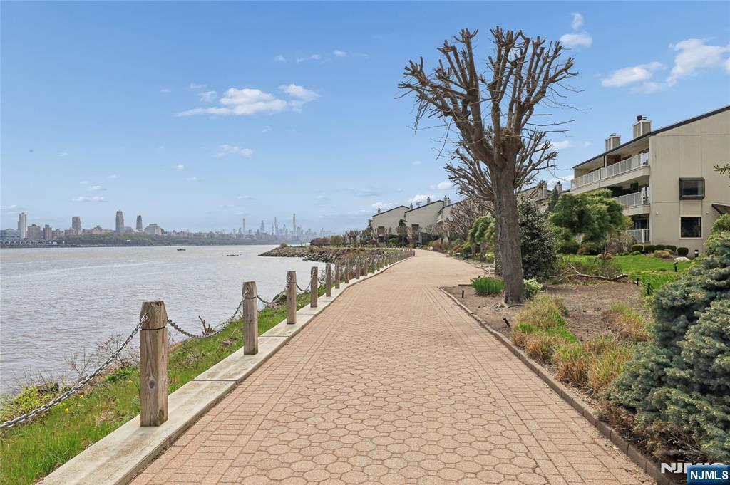 1225 River Road, Unit 4D Edgewater, NJ 07020 - Photo 3 of 47