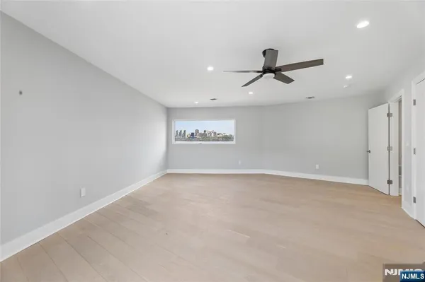$9,450 | 1225 River Road, Unit 4D, Edgewater, NJ 07020