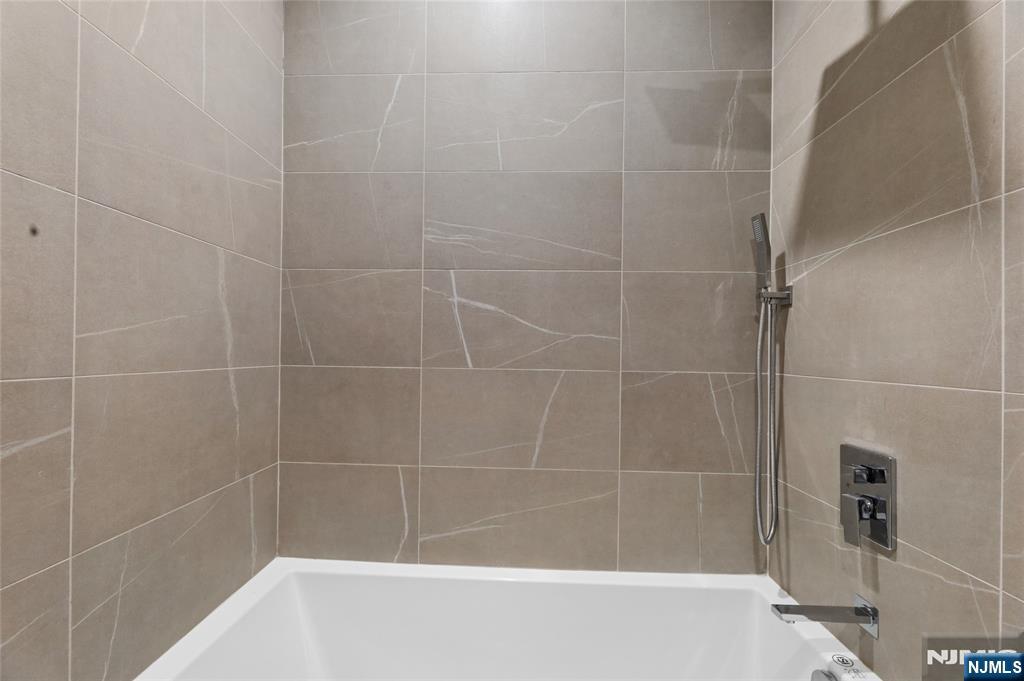 1225 River Road, Unit 4D Edgewater, NJ 07020 - Photo 33 of 47