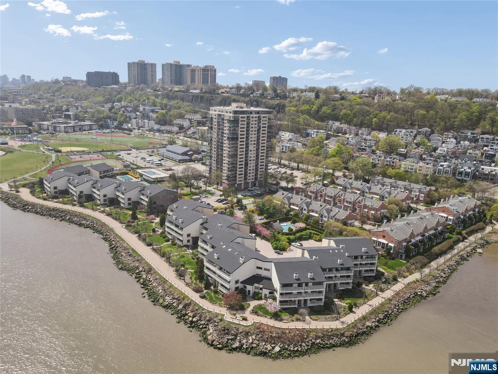 1225 River Road, Unit 4D Edgewater, NJ 07020 - Photo 39 of 47