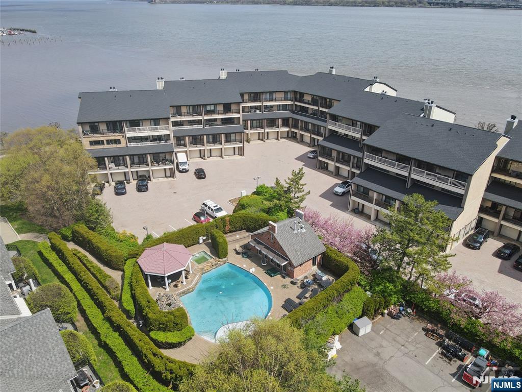 1225 River Road, Unit 4D Edgewater, NJ 07020 - Photo 44 of 47