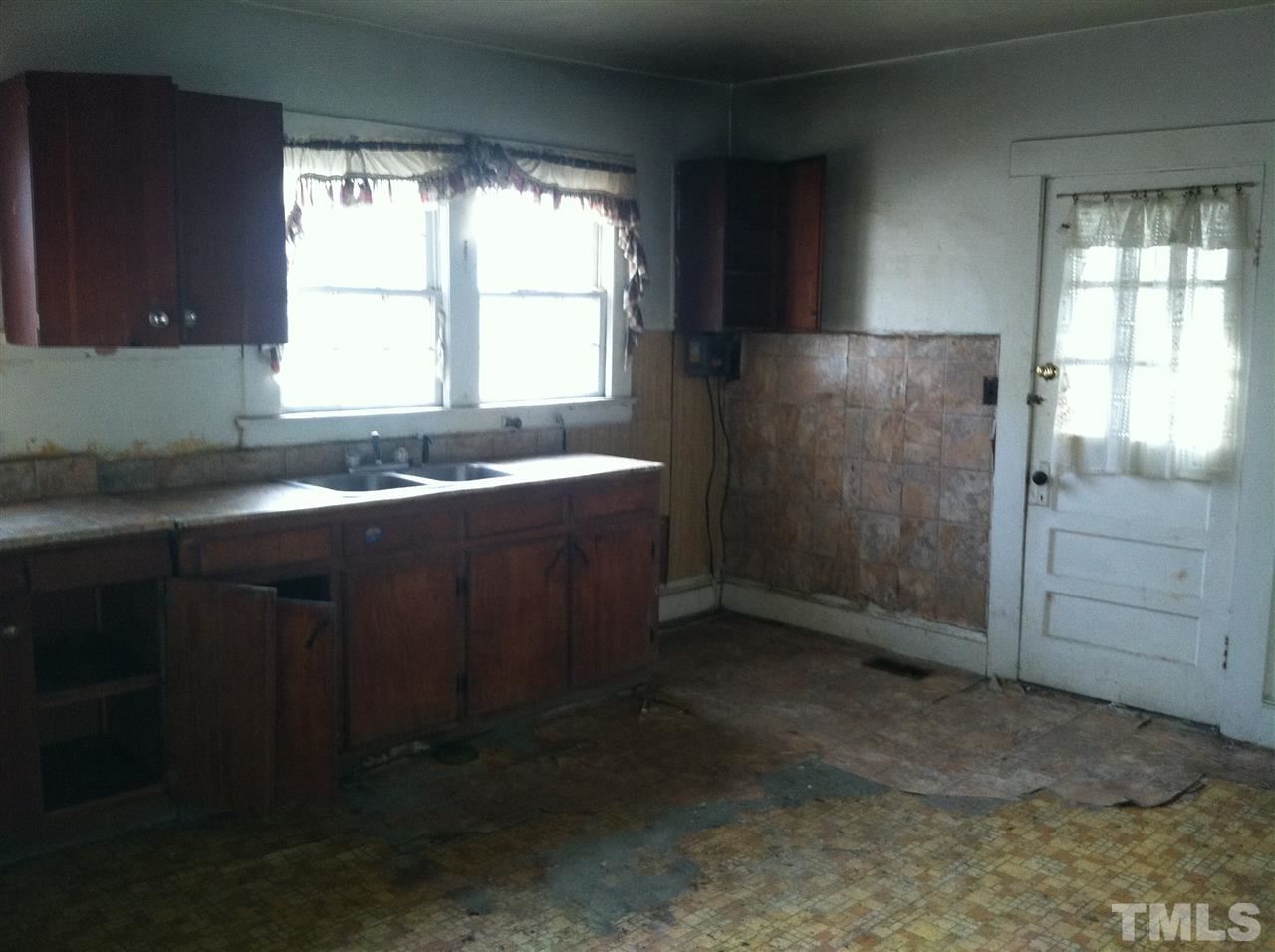 613 South Main Street Roxboro, NC 27573 - Photo 3 of 4