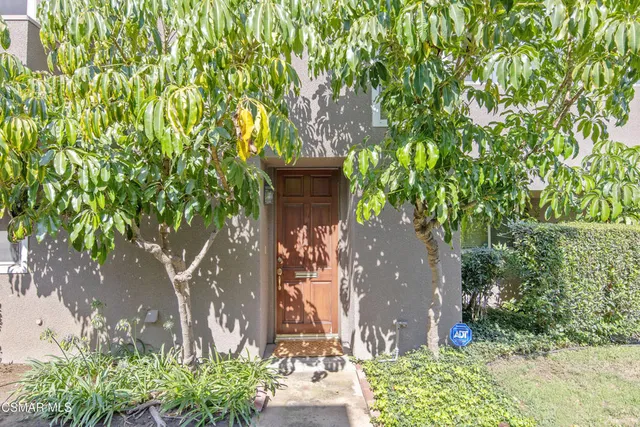 $629,000 | 18134 Killion Street, Unit 2, Tarzana, CA 91356