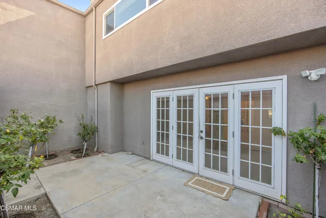 $629,000 | 18134 Killion Street, Unit 2, Tarzana, CA 91356