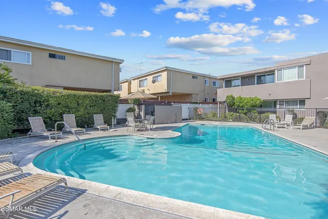 $629,000 | 18134 Killion Street, Unit 2, Tarzana, CA 91356