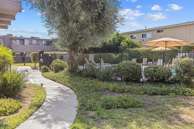 $629,000 | 18134 Killion Street, Unit 2, Tarzana, CA 91356