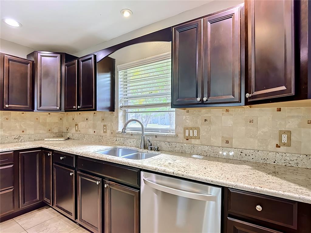 811 Ambassador Loop Tampa, FL 33613 - Photo 27 of 75