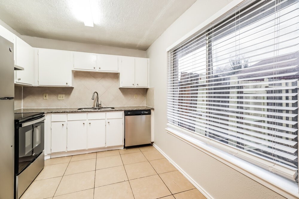 16227 Corsair Road Houston, TX 77053 - Photo 9 of 16