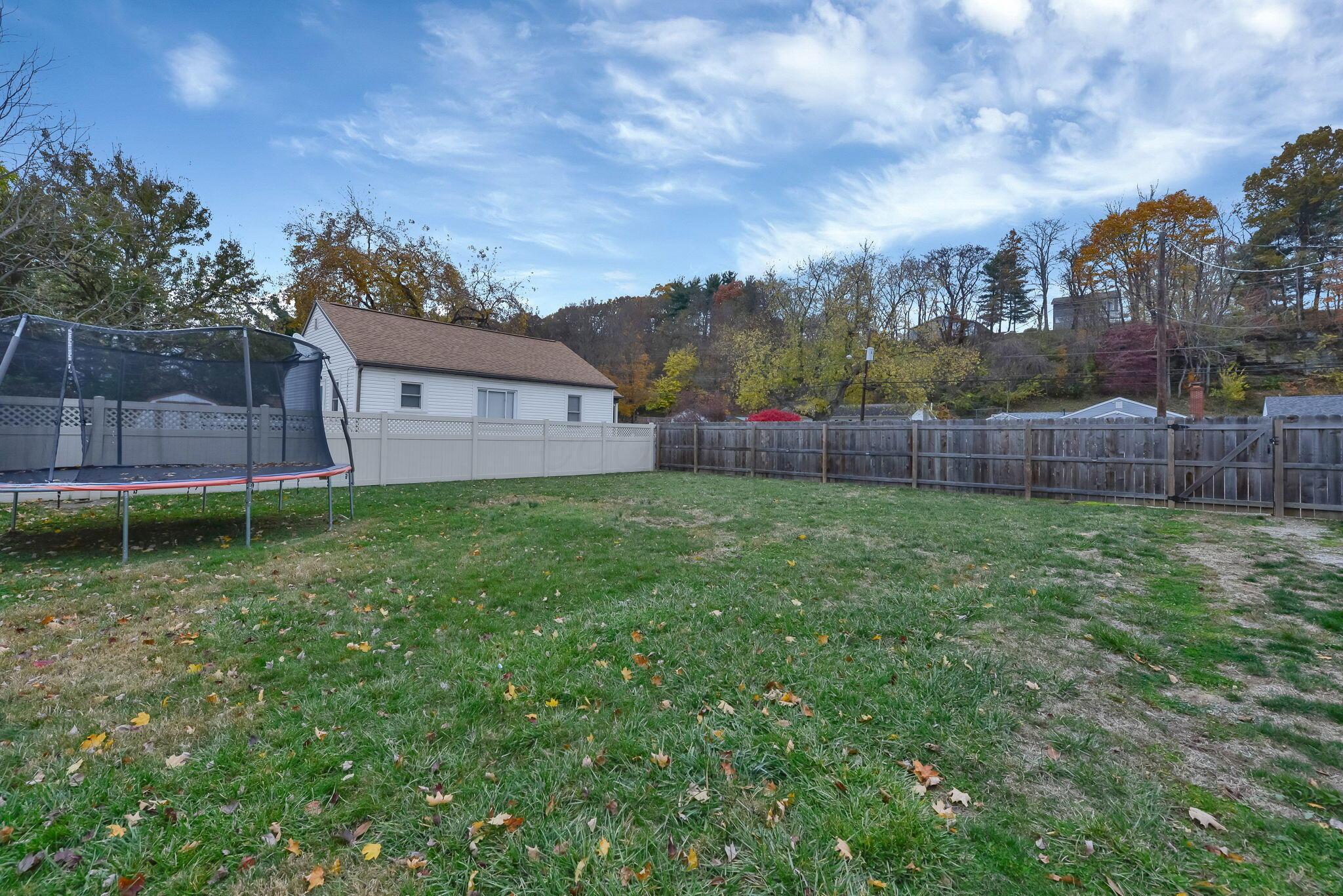 1046 Sugar Grove Road Southeast Lancaster, OH 43130 - Photo 32 of 37 Huge backyard!