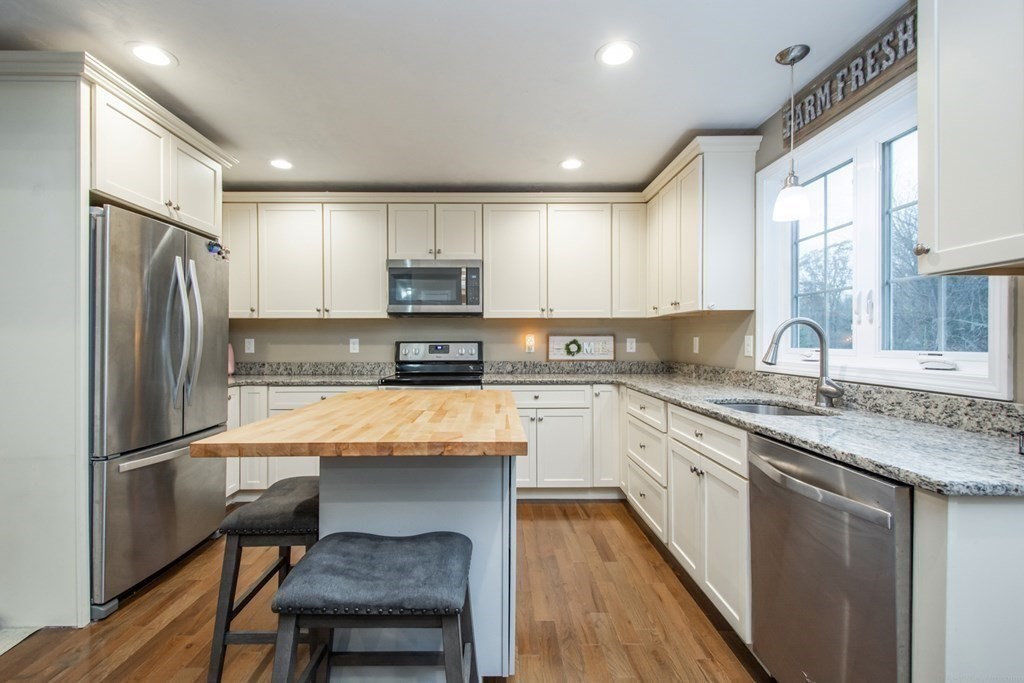 1 Borkum Road Spencer, MA 01562 - Photo 8 of 41 Gallery Image 8