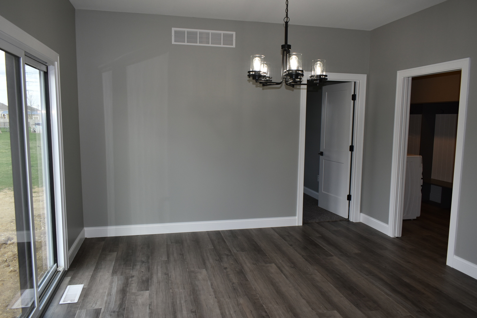413 Abby Road El Paso, IL 61738 - Photo 13 of 35 Gallery Image 13