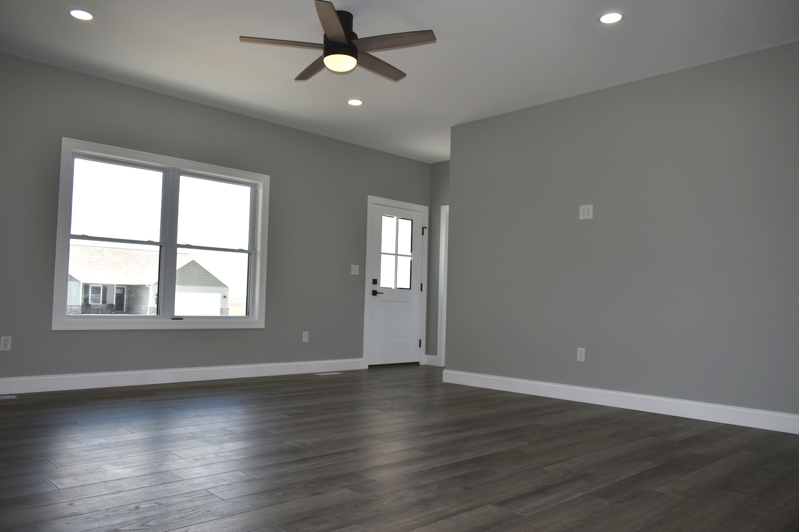 413 Abby Road El Paso, IL 61738 - Photo 3 of 35 Gallery Image 3