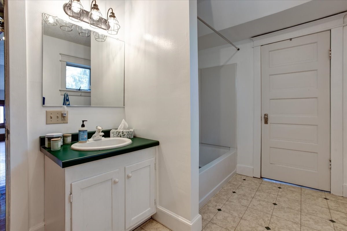 302 East Main Street Durand, WI 54736 - Photo 30 of 40