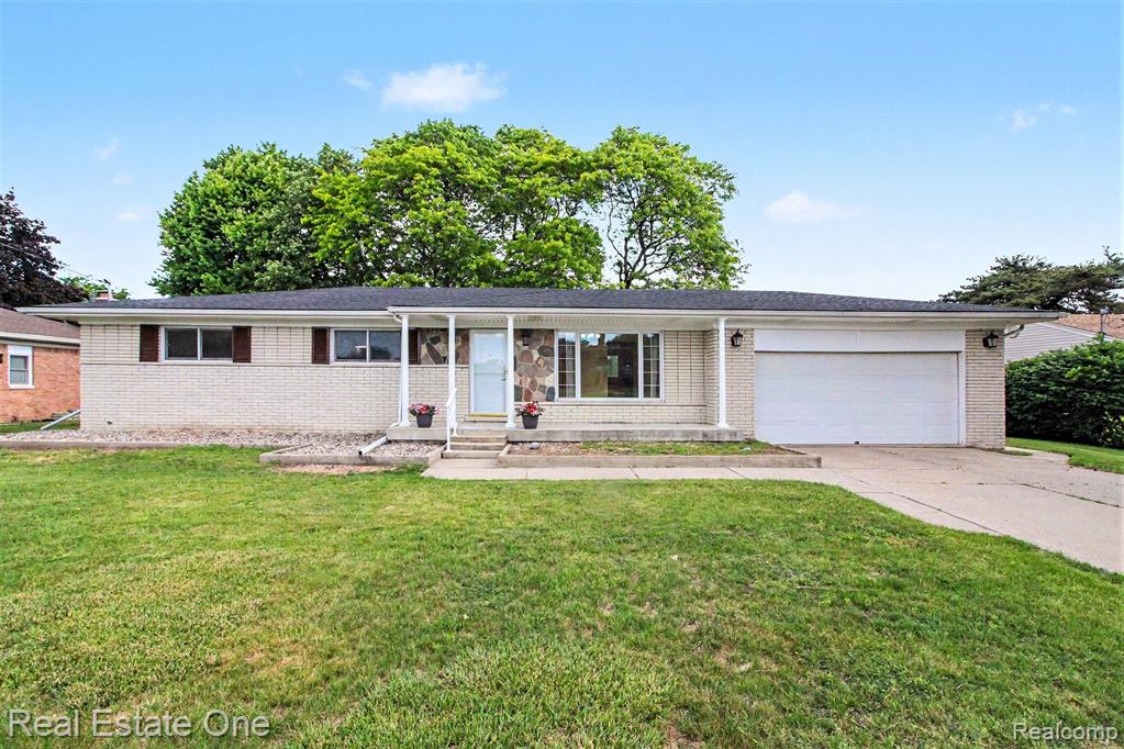 1347 East Square Lake Road Troy, MI 48085 - Photo 2 of 22