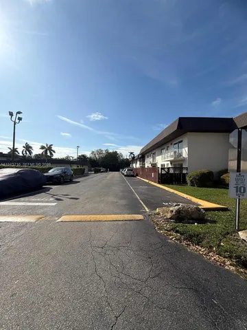 $327,500 | 8601 Southwest 94th Street, Unit 125W, Miami, FL 33156